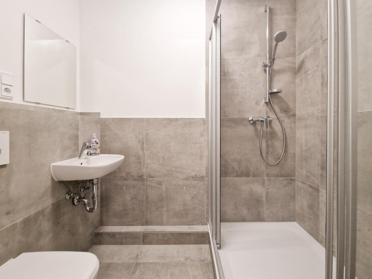 Raj Living - City Apartment With 3 Rooms - 15 Min Messe Dus & 10 Min Old Town Dus Düsseldorf Exteriér fotografie